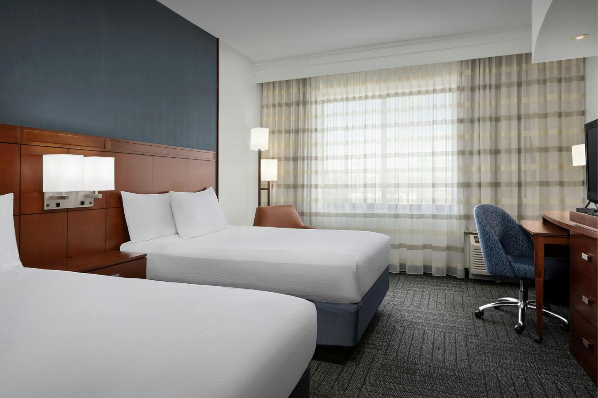 Courtyard By Marriott Salisbury Exterior foto