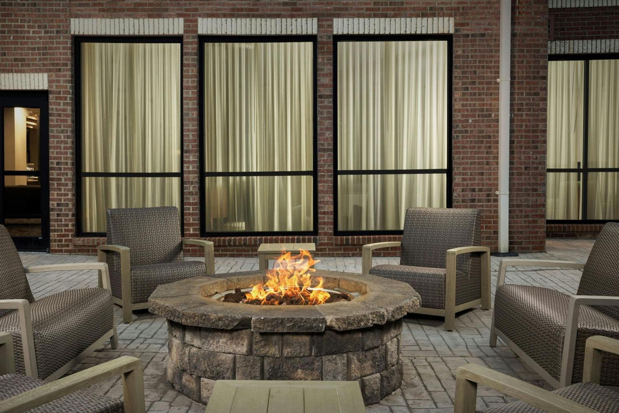 Courtyard By Marriott Salisbury Exterior foto